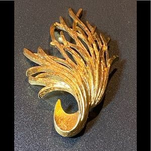 Vintage Monet Gold Brooch Pin